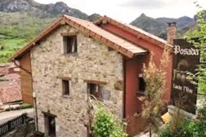 Posada Cantu L&rsquo;Osu &middot; Parque Natural de Redes &middot;Albergue de Soto de Agues