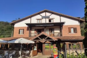 Posada Restaurante Robl&oacute;n de Cabu&eacute;rniga