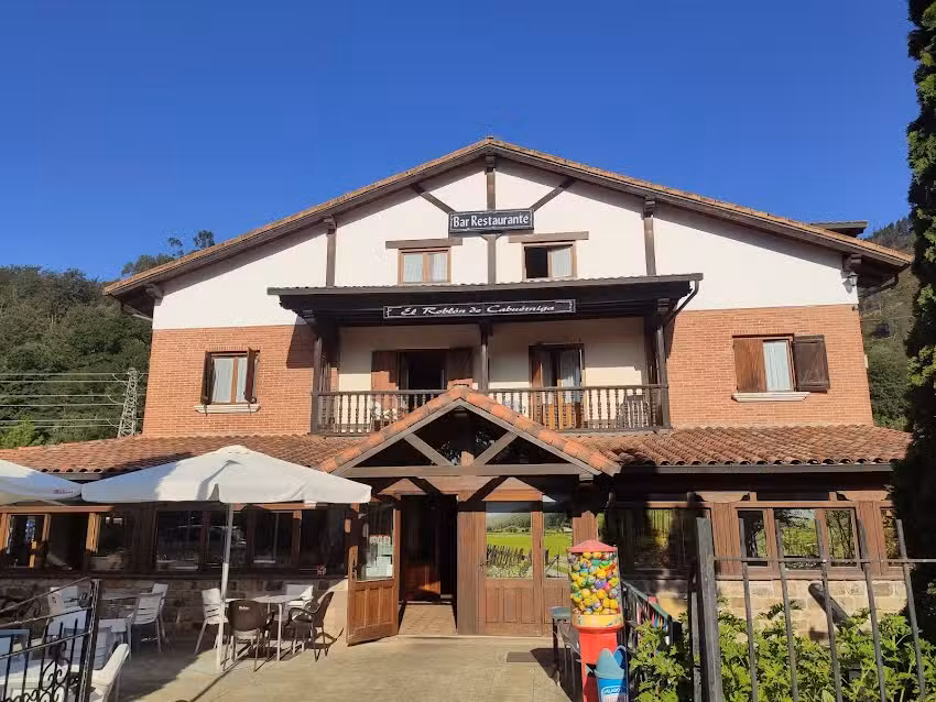 Posada Restaurante Robl&oacute;n de Cabu&eacute;rniga