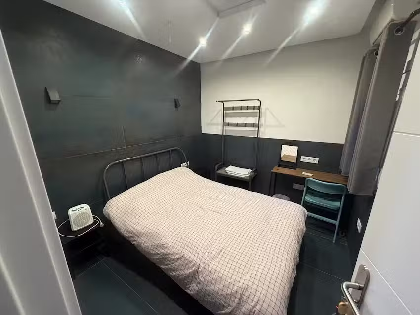 Practical Room: Barcelona &ndash; Fira &ndash; Airport