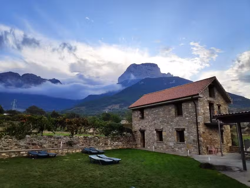 Puerta De Ordesa Apartamentos