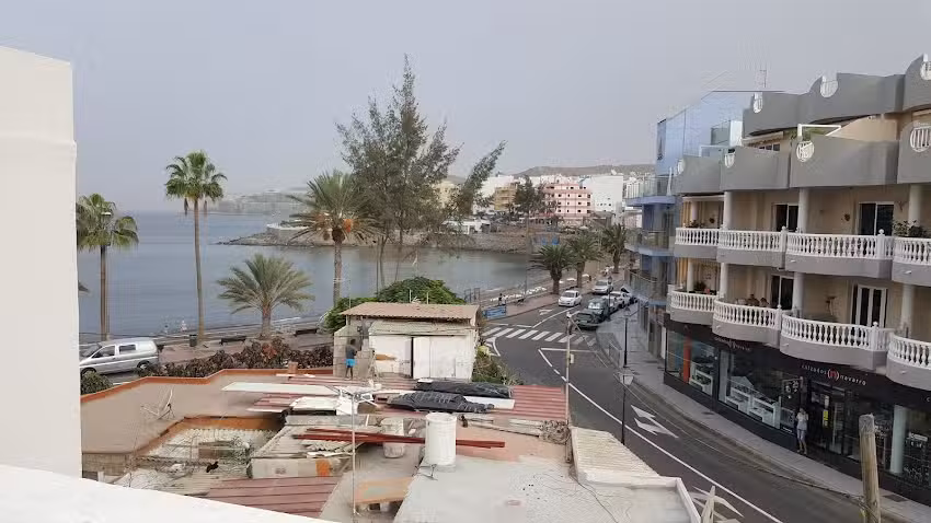 Pura Vida Beach Suites