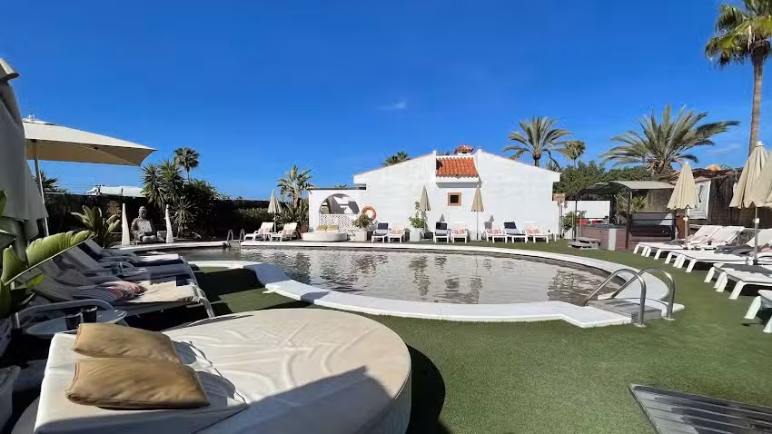 Rainbow Golf, Men-only Resort