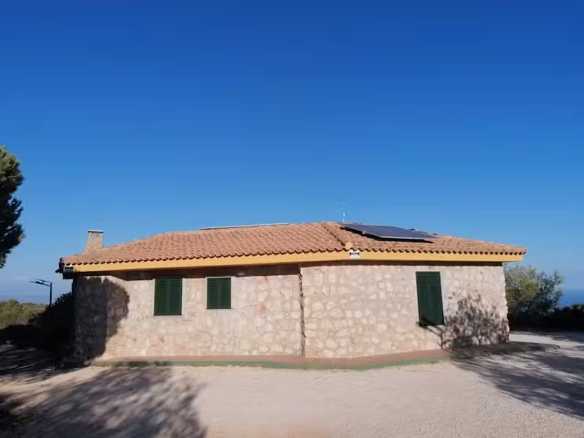 Refugio Ca&ntilde;ada del Lobo