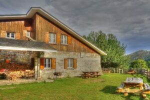 Refugio de Monta&ntilde;a de Bra&ntilde;agallones (1.240 m.)