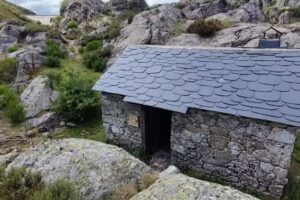 Refugio de monta&ntilde;a de C&aacute;rdena