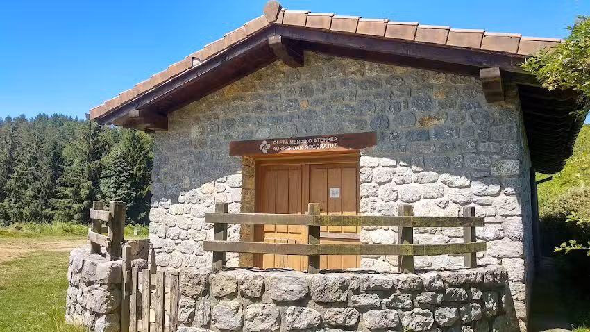 Refugio de Monta&ntilde;a de Oleta Mendiko Aterpea