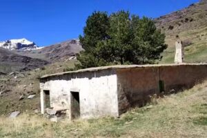 Refugio Horcajo de Trev&eacute;lez 2184m