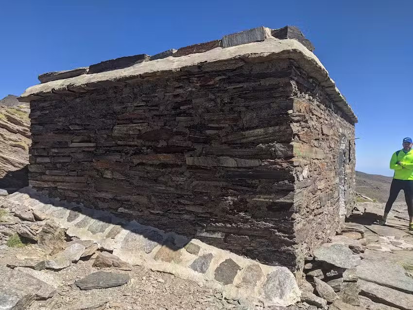 Refugio vivaque del P. Nacional S. Nevada Villavientos