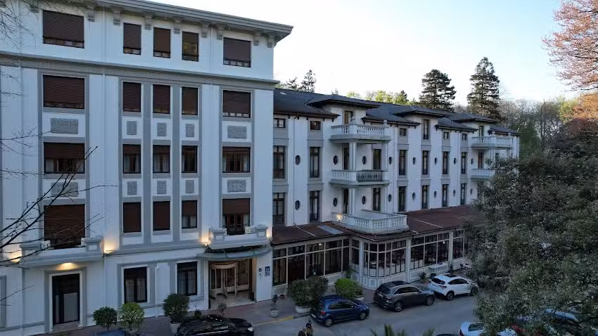 Relais Termal-Balneario de Li&eacute;rganes