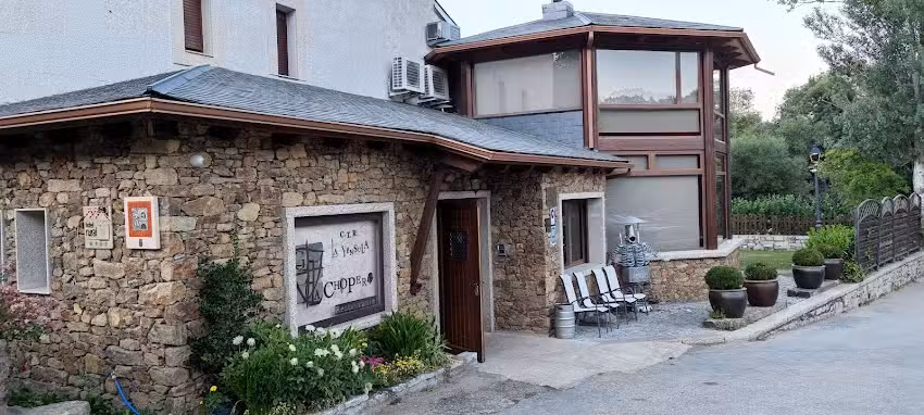 Restaurante la Chopera y Posada Real la Y&eacute;nsula