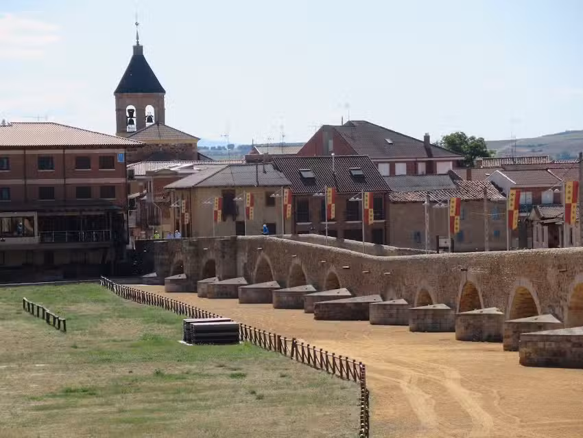 Restaurante la Ribera y Albergue la Encina