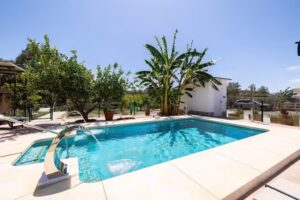 RIAD PARAISO & AKLAT DEL MUNDO