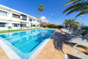 Salt Apartments Reina Sol