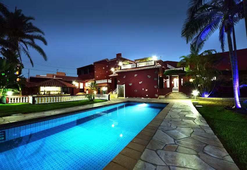 San Benito. Vivienda de lujo con piscina privada