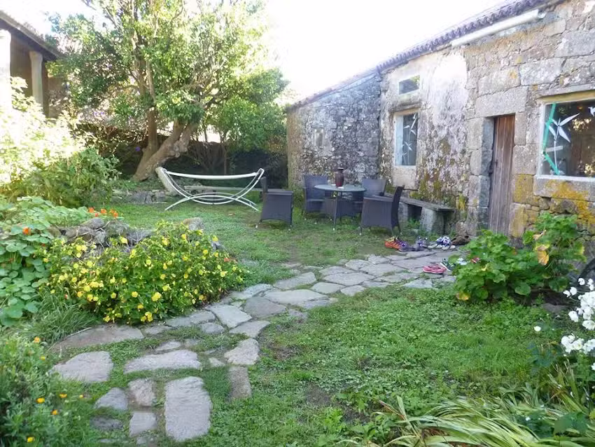 San Marti&ntilde;o de Oz&oacute;n (monasterio, asociaci&oacute;n)