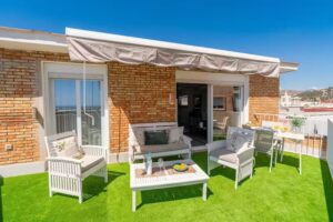 Sea views Penthouse City Center