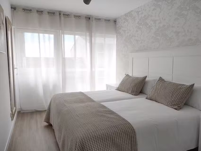 Second Home Arz&uacute;a