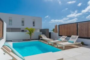 Serena Zare By Villalia