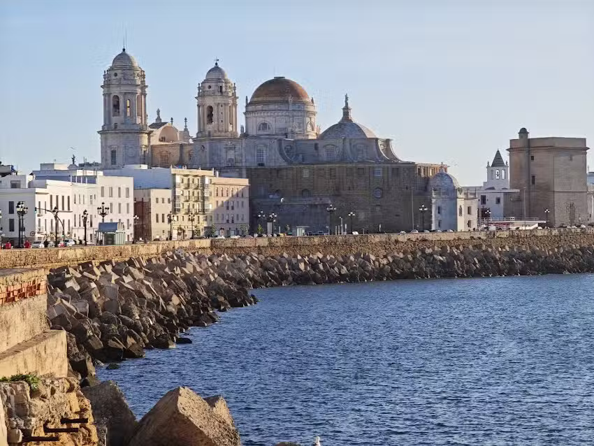 Sopranis del Mar, apartamento en centro, cerca de playa y estaciones de C&aacute;diz,