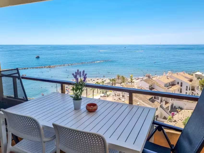 Spectacular Sea Views Benalm&aacute;dena