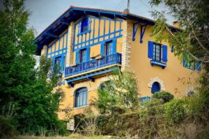 Suites Mendibil Ir&uacute;n Hotel tur&iacute;stico