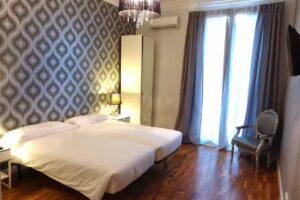 Super Balmes Guest House