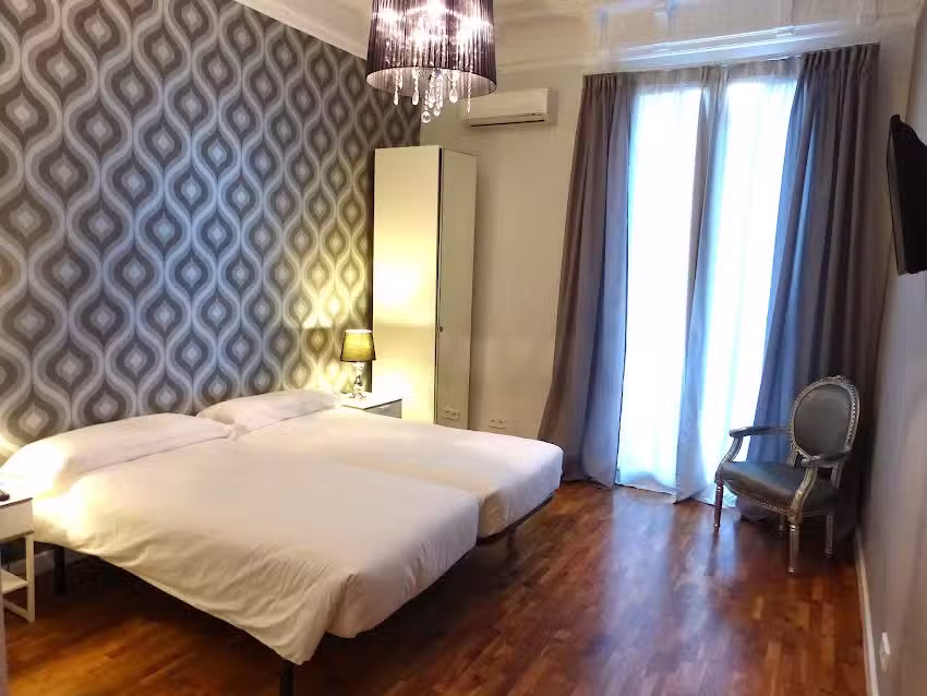 Super Balmes Guest House