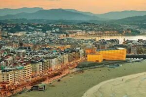 SURFING ETXEA Surf Hostel San Sebastián