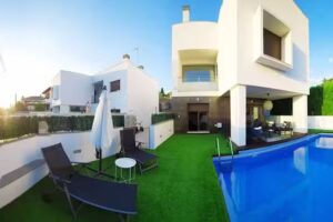 Taza de plata y más casas