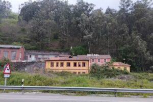The Orange Teddy Bear Hostal La Pe&ntilde;a