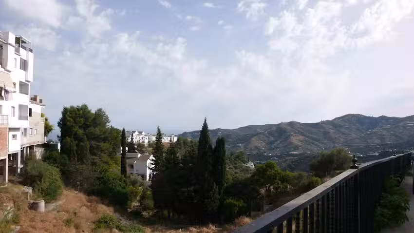 Tipica Casa En Frigiliana con patio y terraza