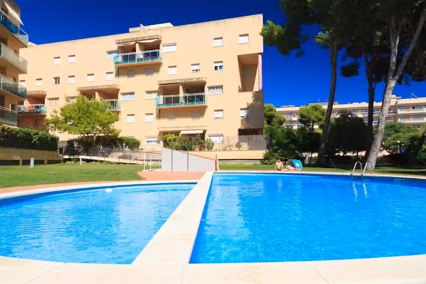 UHC Golden Pineda Family Complex