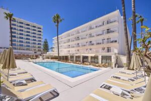 Universal Hotel Bikini