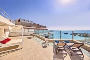 Universal Hotel Perla