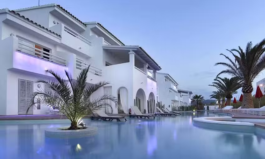 Ushua&iuml;a Ibiza Beach Hotel