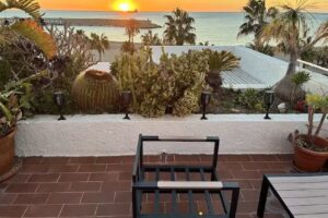 &iexcl;VAMOS A LA PLAYA! 2 Pisos s&uacute;per equipados en alquiler en Carboneras Fibra Wi-Fi 600 mb Amplia terraza 1&ordf; l&iacute;nea de playa &ndash; AC