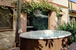 VIENTO DE LADERA &ndash; Casa Rural con piscina y jacuzzi