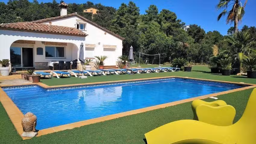 Vil.la TROPICS HUTG-016935-63- Villa TROPICS &ndash; VILA &ndash; CASA RUSTICA, MASIA, ALOJAMIENTO TUR&Iacute;STICO,