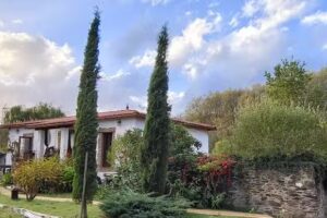 Villa A PORTA. Exclusividad en la Ribeira Sacra Hasta 6 hu&eacute;spedes