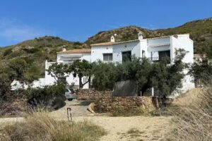 Villa Cabrera and Villa Oliva