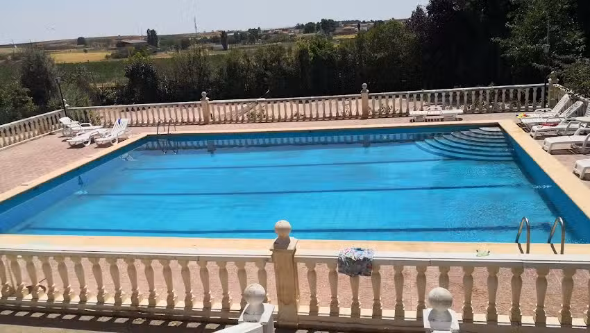 Villa C&aacute;ndida