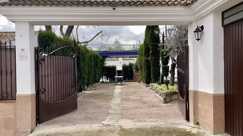 Villa Jard&iacute;n Priego