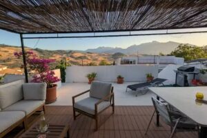 Villa la Roca &ndash; A fusion of modern and typical Andalucian architecture