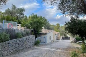Villa Mancor pool and views