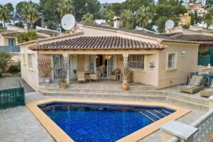 Villa Palmito by Aldertons