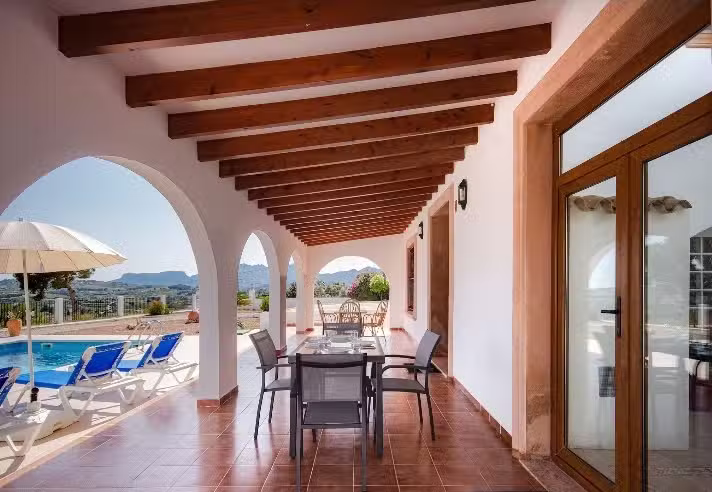 Villa para familias. Vistas al mar.