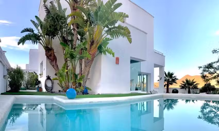 VillaBlanca Views & Pool