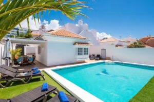 Villas Tenerife 2001