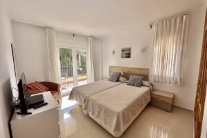 Violeta, Los Olivos 14P